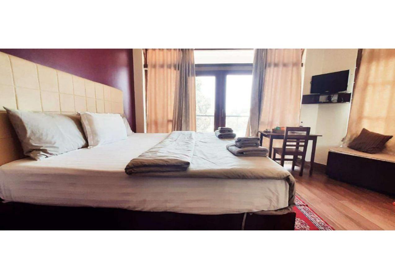 East Blue Homestay Shillong Eksteriør bilde
